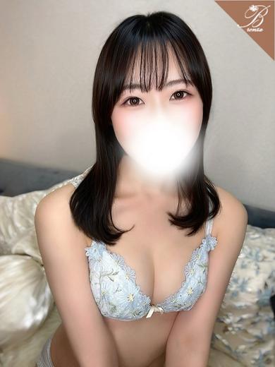 【人気沸騰中！3日目完売！✨】胸が高鳴る清楚系美女♡